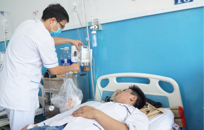 sot-xuat-huyet-vao-mua-benh-tay-chan-mieng-anh-1