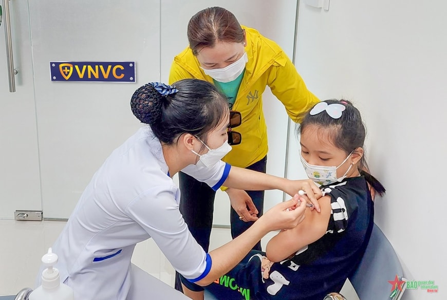 Tiêm vaccine sốt xuất huyết