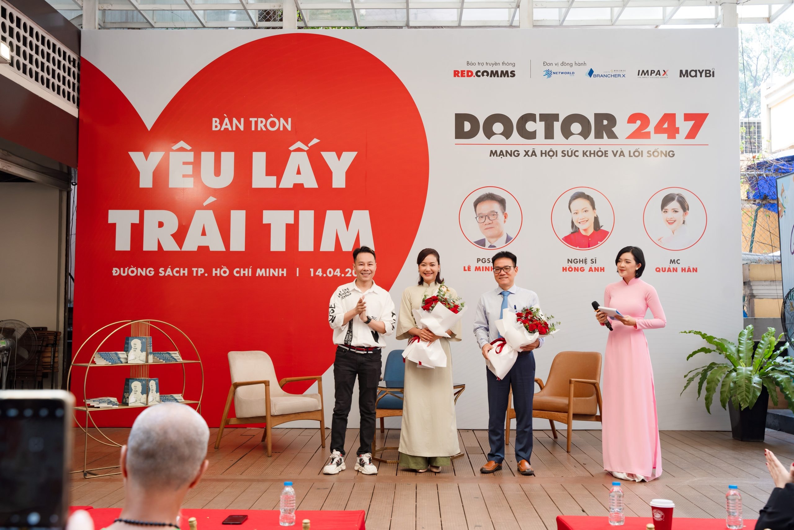 sự kiện yêu lấy trái tim