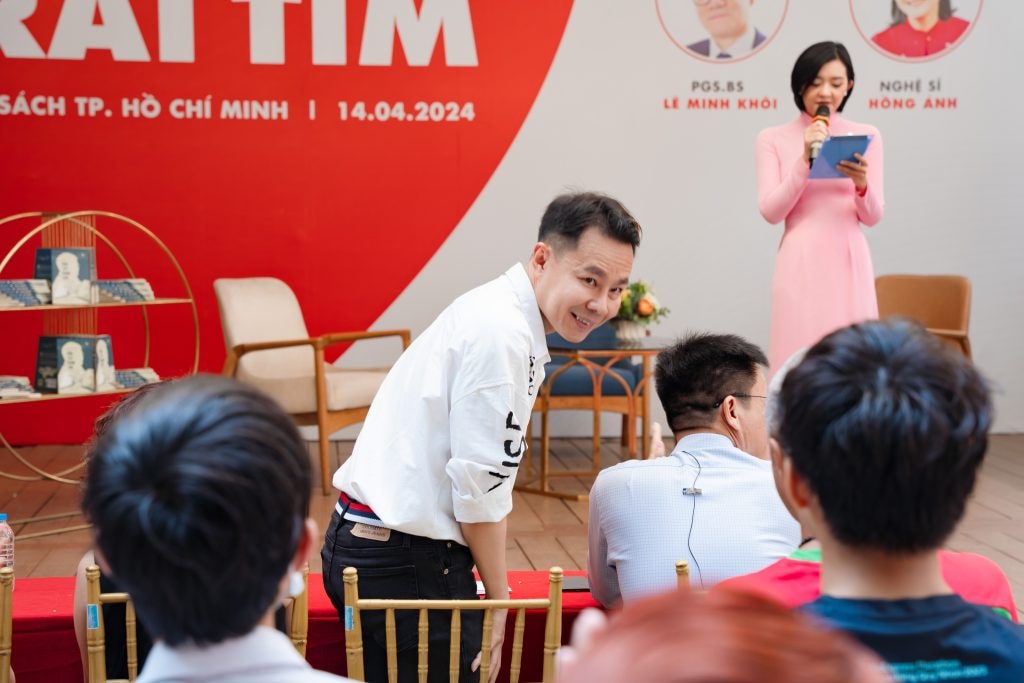 nhà báo Trung Nghĩa