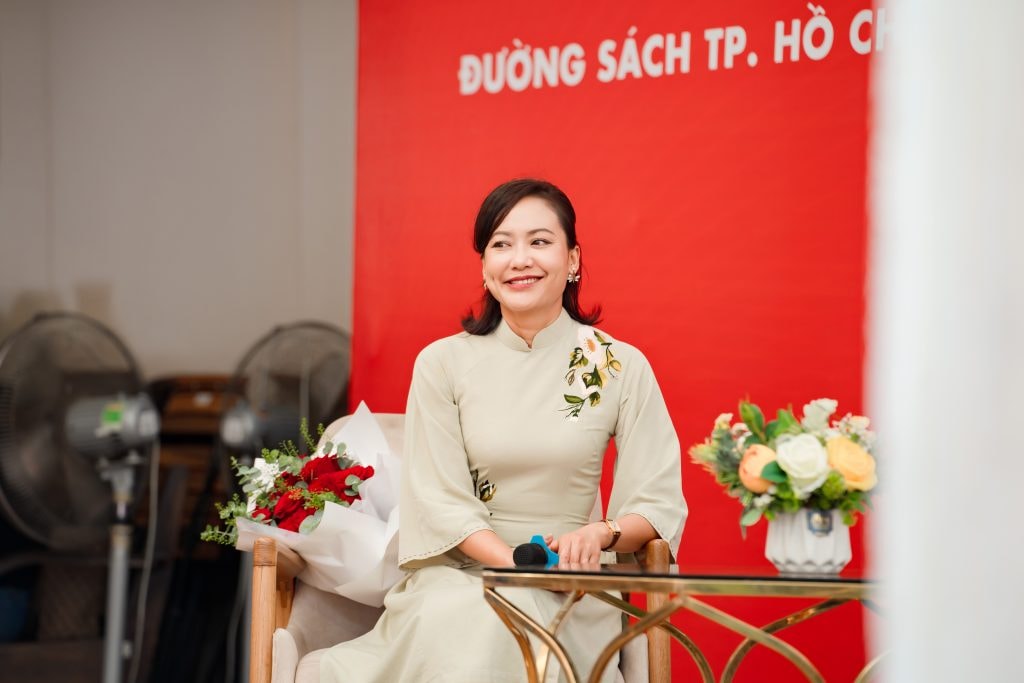 Nghệ sĩ Hồng Ánh