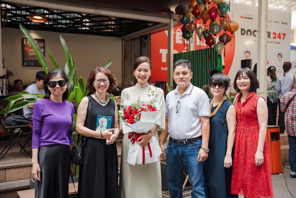 Nghệ sĩ Hồng Ánh