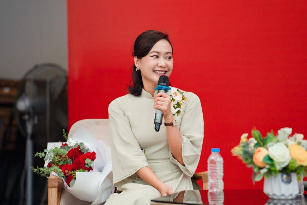 Diễn viên Hồng Ánh 