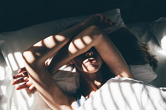 Điều gì gây nên bóng đè