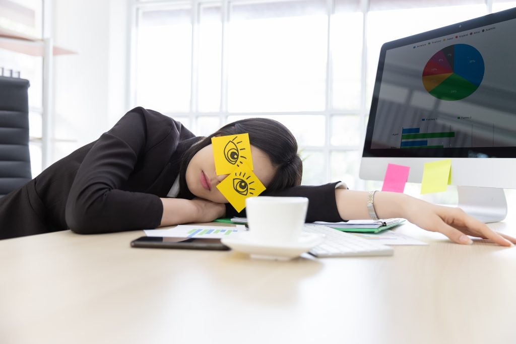 Ngủ trưa giúp tái tạo năng lượng thể chất lẫn tinh thần
