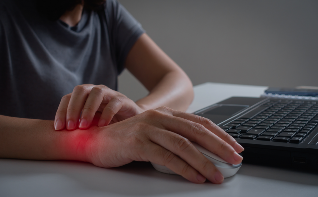 Cầm chuột quá lâu có thể sẽ bị hội chứng