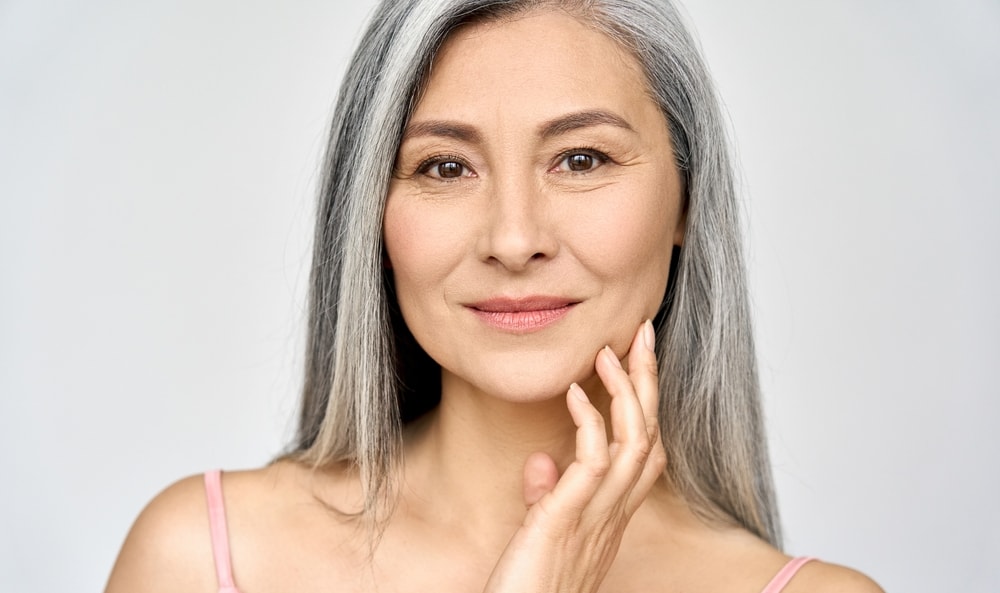 Từ 40 tuổi trở đi, da mất dần khả năng giữ ẩm và sản xuất collagen
