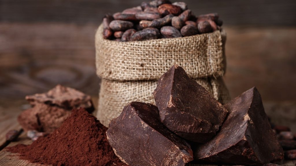 Cacao chứa lượng flavanol cao nhất – chất chống oxy hóa giúp giảm viêm, yếu tố có thể kích hoạt hoặc làm trầm trọng thêm các bệnh mãn tính như bệnh tim và tiểu đường