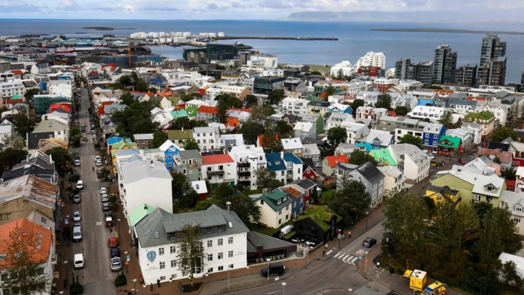 Bên trên thủ đô Reykjavik, Iceland