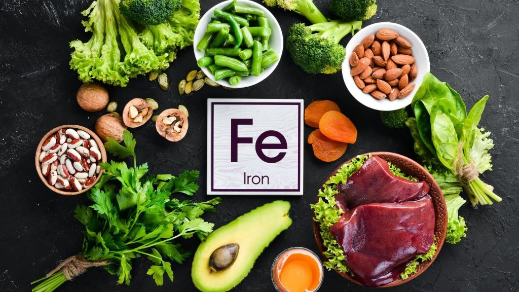 Sắt non-heme không liên kết với các protein dự trữ và khi tích tụ quá nhiều theo thời gian, nó có thể gây stress oxy hóa, từ đó ảnh hưởng đến cấu trúc tế bào thần kinh và nhận thức