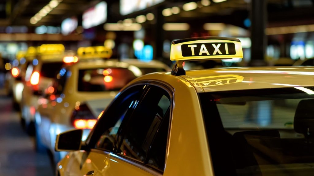 Tài xế taxi và xe cứu thương có tỉ lệ tử vong do Alzheimer thấp hơn so với các nghề khác