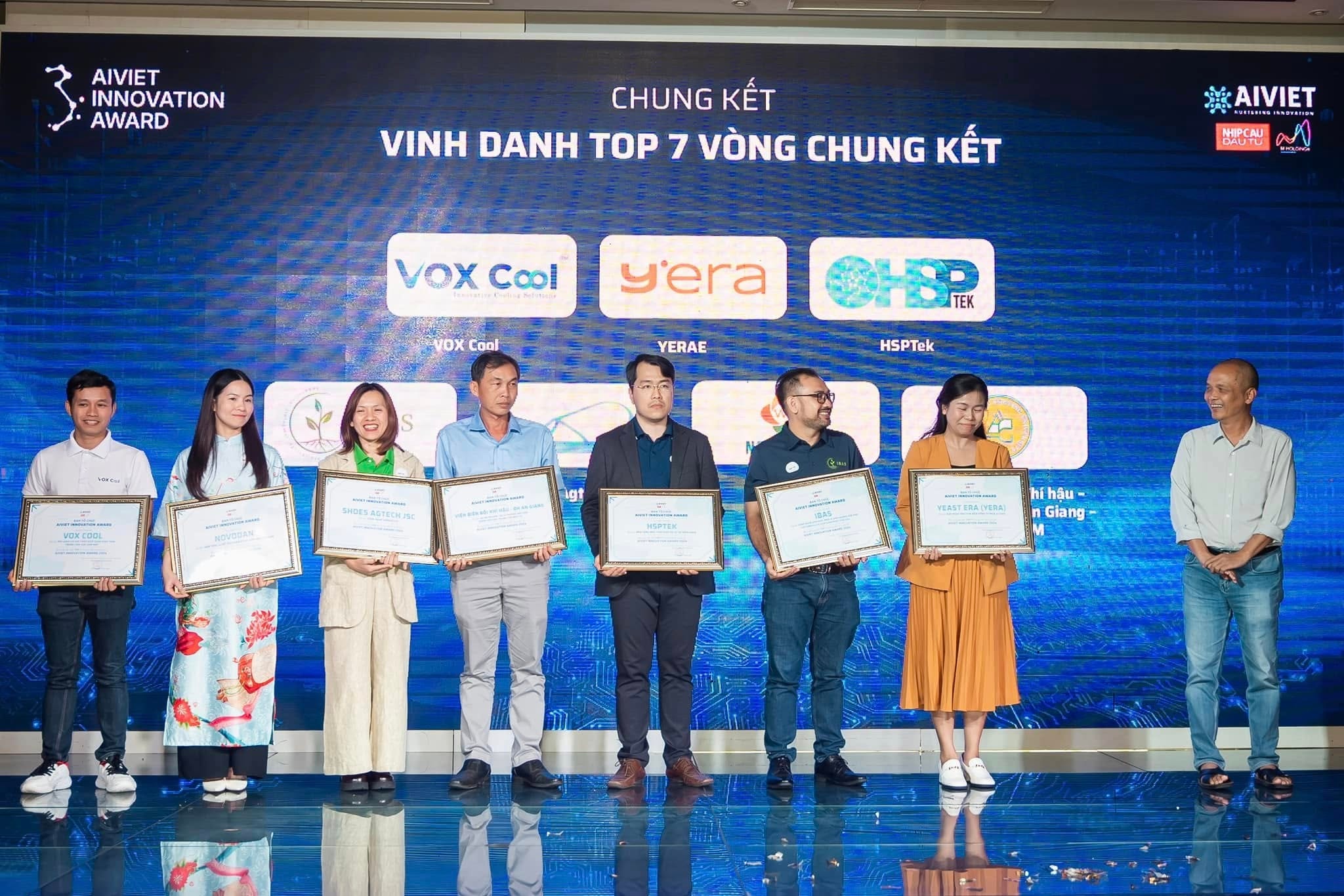 các đội thi tại AiViet Innovation Award 2024