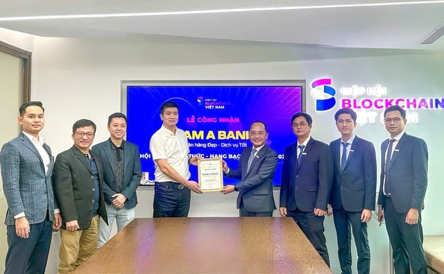 Hiệp hội Blockchain Việt Nam tổ chức lễ công nhận Nam A Bank trở thành hội viên hạng bạch kim- Ảnh 1. Hiệp hội Blockchain Việt Nam tổ chức lễ công nhận Nam A Bank trở thành hội viên hạng bạch kim- Ảnh 1.
