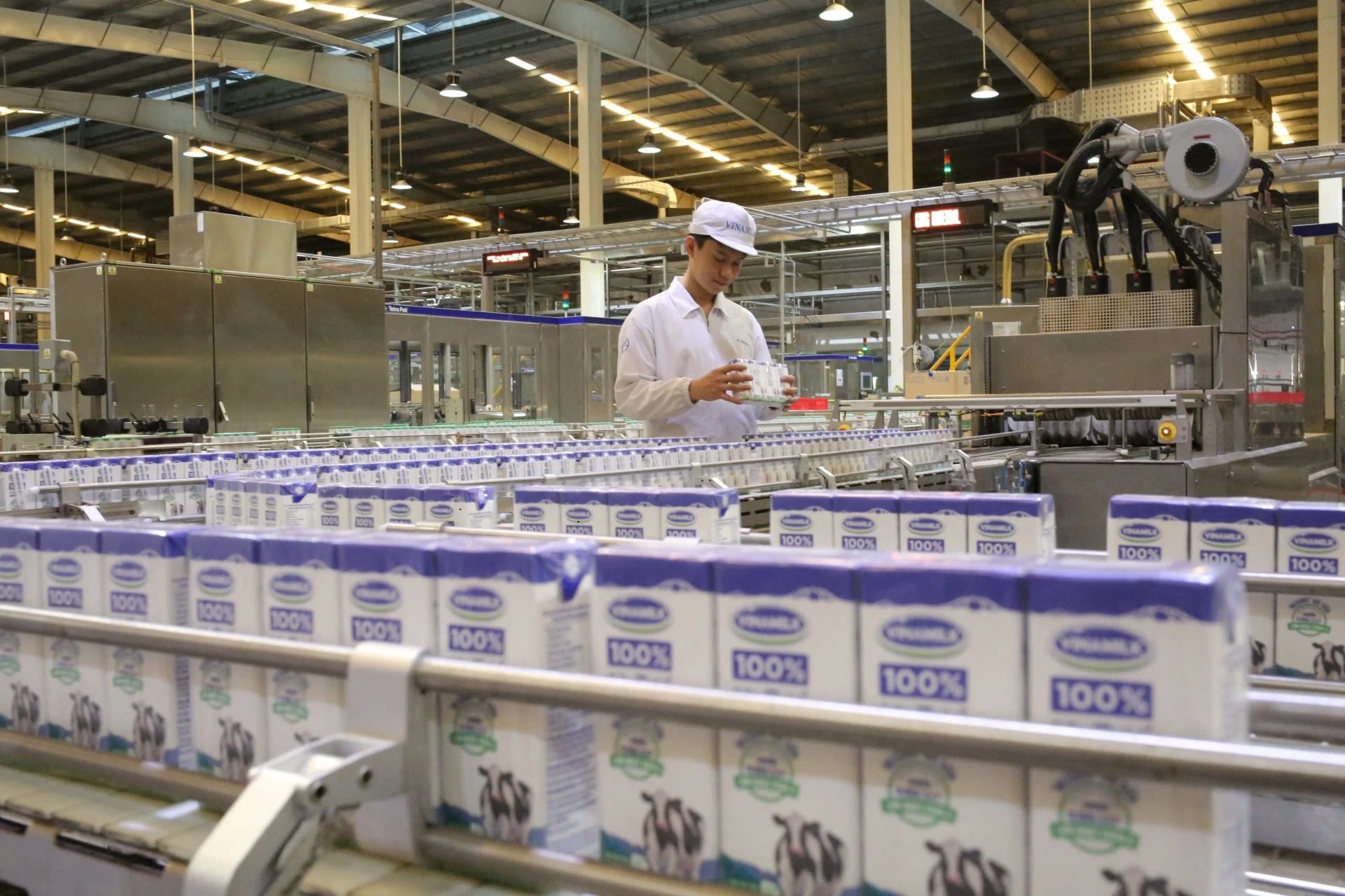 công ty sữa Vinamilk cắt giảm chi phí quảng cáo để tăng khuyến mãi