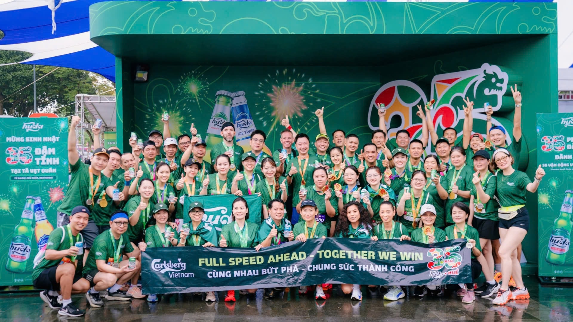 nhân viên Carlsberg Việt Nam tham gia VnExpress Marathon Huế 2025