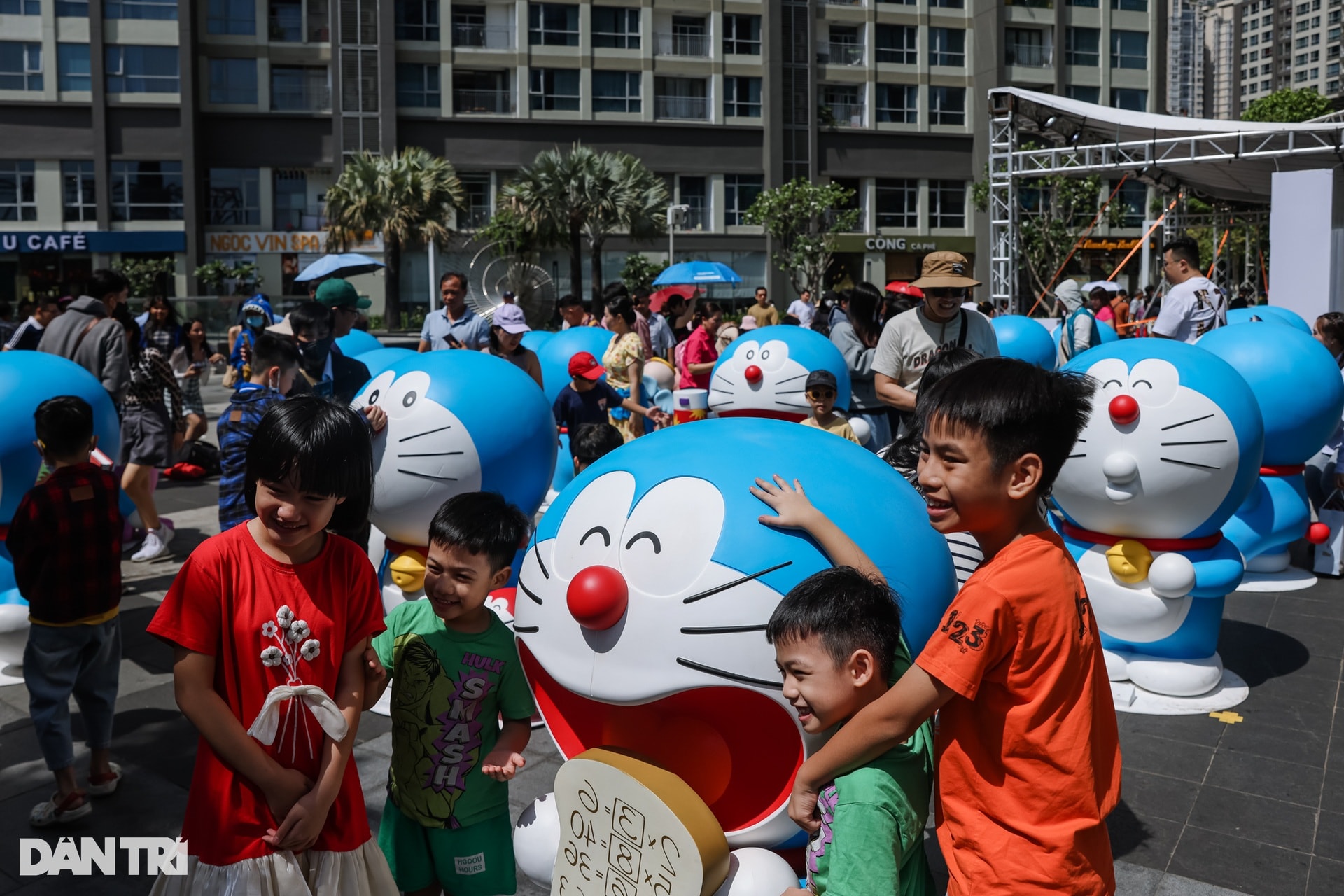 trien-lam-doraemon