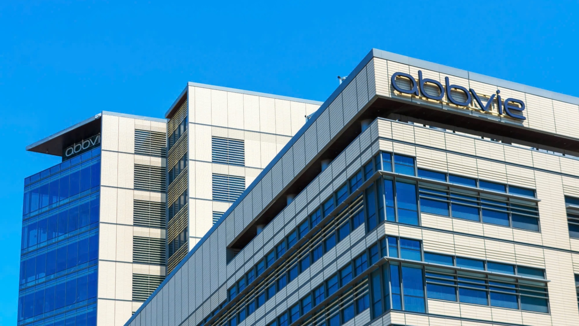 Công ty dược phẩm AbbVie chứng minh tiềm năng trong việc phát triển các phương pháp điều trị ung thư phổi với thuốc EMRELIS™. Ảnh: Seeking Alpha.