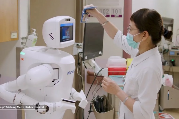 nurabot-y-ta-robot.jpg