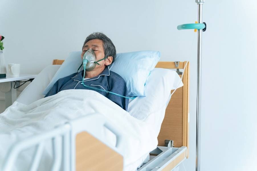 Khi viêm phổi cộng đồng nặng cần nhập viện, thời gian nằm viện trung bình là 10 ngày và chi phí y tế có thể đến 22 triệu đồng (4). Nguồn: Shutterstock.