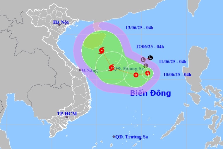 Dự báo hướng đi của áp thấp nhiệt đới, sáng 10/6. Ảnh: NCHMF