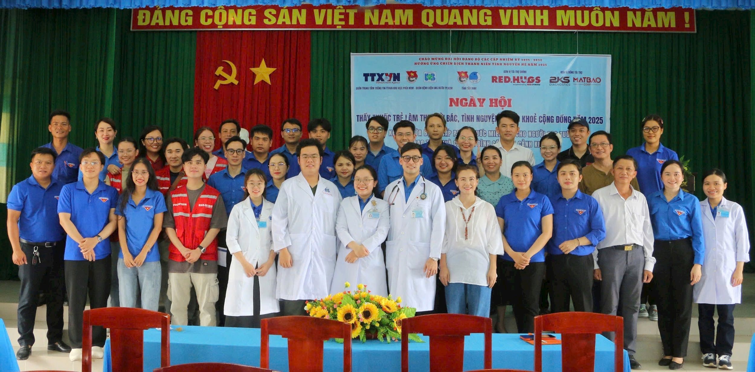 Ngày hội Thầy thuốc trẻ làm theo lời Bác, tình nguyện vì sức khỏe cộng đồng năm 2025.