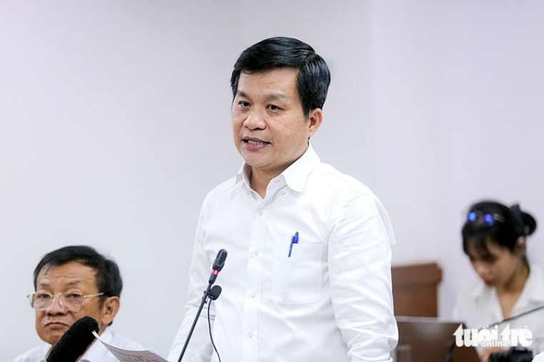 Ông Nguyễn Hồng Tâm - giám đốc Trung tâm Kiểm soát bệnh tật TP.HCM (HCDC) - thông tin về số ca mắc sốt xuất huyết tại TP.HCM - Ảnh: CHÂU TUẤN