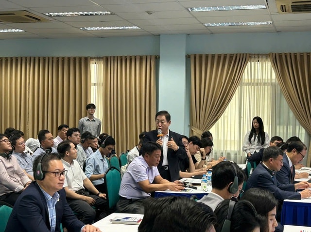 Những cú "bắt tay" tỷ USD đưa Việt Nam thành trung tâm điện tử thế giới- Ảnh 3. Những cú "bắt tay" tỷ USD đưa Việt Nam thành trung tâm điện tử thế giới- Ảnh 3.