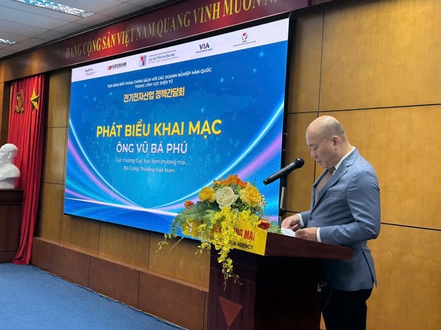 Những cú "bắt tay" tỷ USD đưa Việt Nam thành trung tâm điện tử thế giới- Ảnh 1. Những cú "bắt tay" tỷ USD đưa Việt Nam thành trung tâm điện tử thế giới- Ảnh 1.