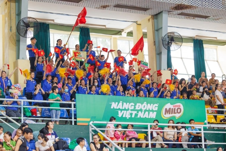 Hành trình con lớn khôn cùng thể thao luôn có cha mẹ đồng hành. Ảnh: NVCC
