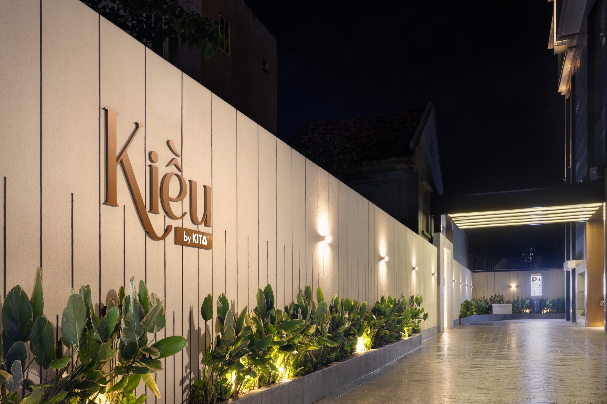 Lối vào căn hộ Kiều by KITA.
