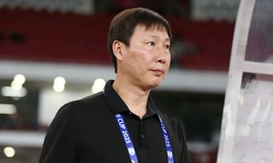 HLV Kim Sang-sik: Xếp chai nước không phải chiêu trò, U23 Indonesia quá nhạy cảm