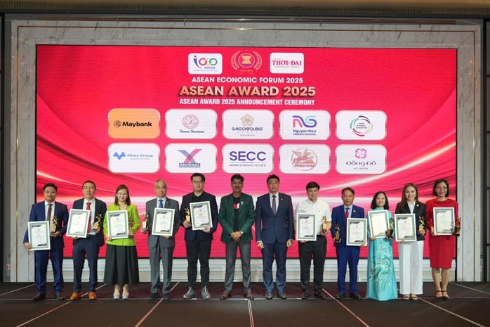 Saigontourist Group vinh dự nhận nhiều giải thưởng tại Diễn đàn Kinh tế ASEAN 2025- Ảnh 1. Saigontourist Group vinh dự nhận nhiều giải thưởng tại Diễn đàn Kinh tế ASEAN 2025- Ảnh 1.