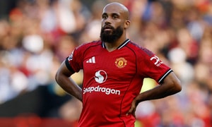 Hàng công giá hơn 7.600 tỷ đồng tịt ngòi, Man Utd thua Arsenal