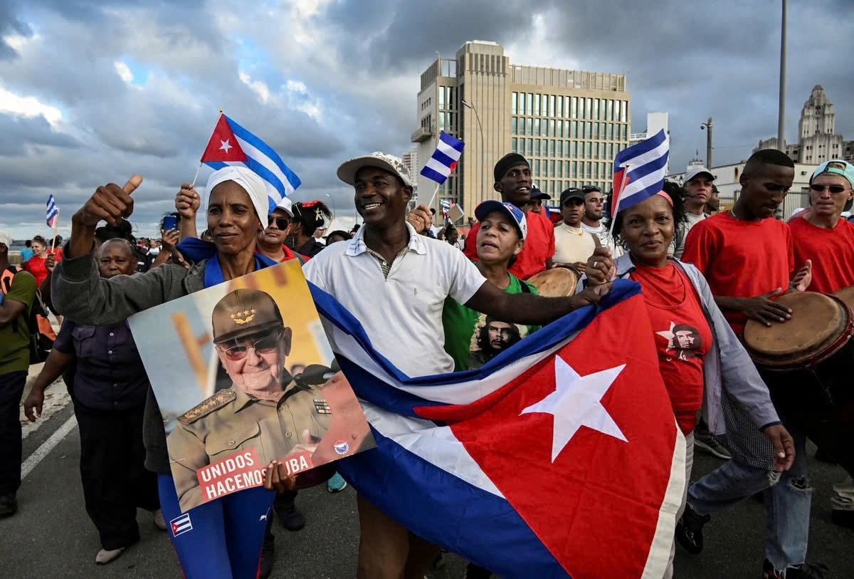 Cuộc biểu tình diễn ra gần Đại sứ quán Mỹ tại thủ đô Havana. (Ảnh: Getty)