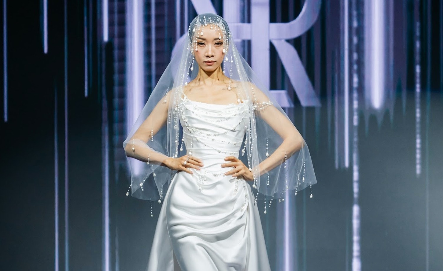 Chung Thanh Phong là một trong những nhà thiết kế nổi tiếng của làng mốt Việt. Từ năm 2014 đến nay, ngoài dòng thời trang ứng dụng và đầm dạ hội, anh còn là nhà thiết kế váy cưới hàng đầu Việt Nam.