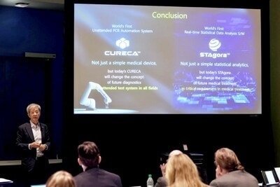 [Photo 3] Dr. Jong-Yoon Chun, Chairman and CEO of Seegene, presents CURECA™ and STAgora™ during a press conference at ADLM 2025 in Chicago on July 30, local time.