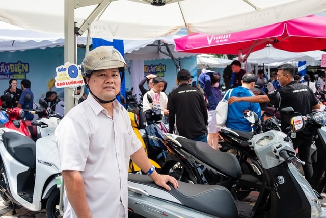 Lên đời xe máy điện VinFast, khách hàng khẳng định: “Mức giá quá tốt, không thể tốt hơn”- Ảnh 4.