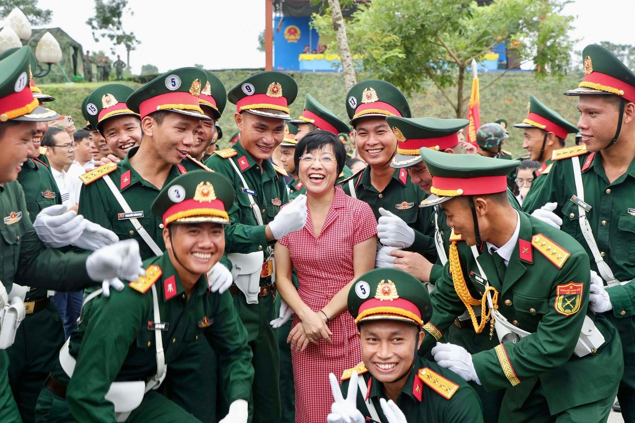 Nữ MC giữ tinh thần lạc quan dù đang sống chung với bạo bệnh.