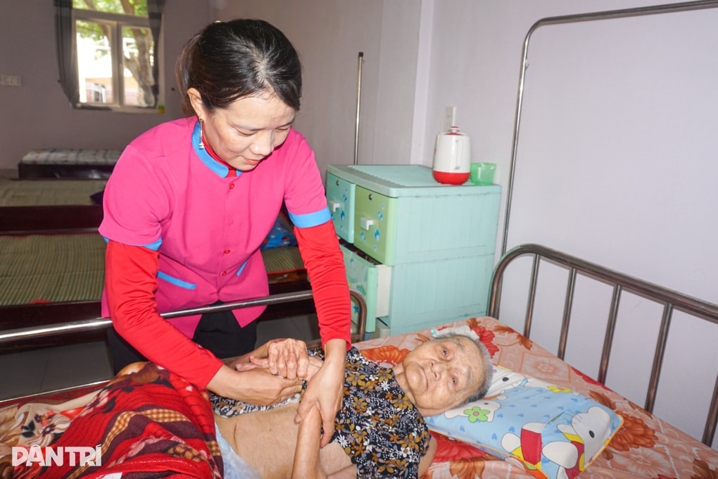 Người con của thương binh thành “con gái” chung của hàng chục người có công - 3