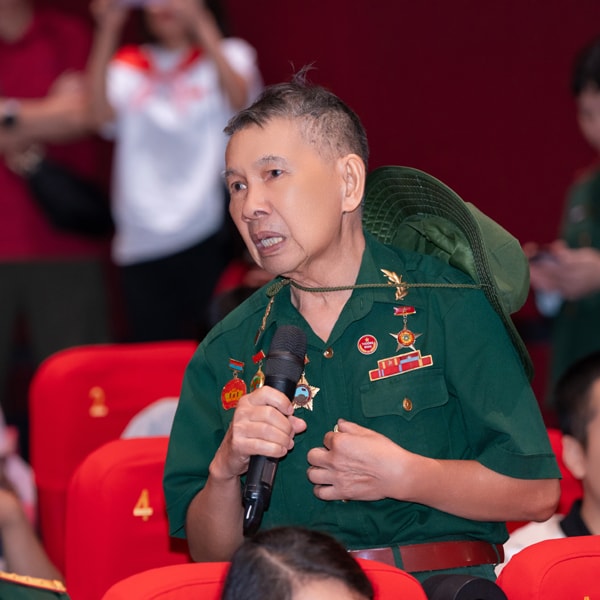 Cựu chiến binh chiến trường Quảng Trị xúc động trước 'Mưa đỏ': Đồng nghiệp tôi nằm ở Thành cổ có lẽ đang mỉm cười mãn nguyện- Ảnh 2.