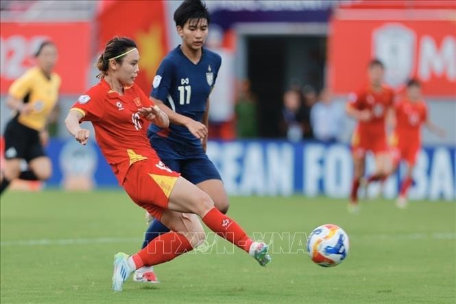 Thắng nữ Thái Lan 3-1, đội tuyển nữ Việt Nam giành Huy chương đồng AFF Cup 2025- Ảnh 1.