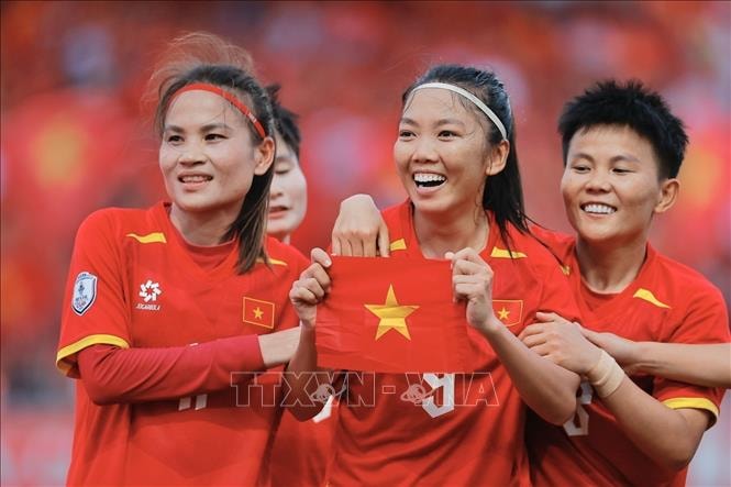 Thắng nữ Thái Lan 3-1, đội tuyển nữ Việt Nam giành Huy chương đồng AFF Cup 2025- Ảnh 6.