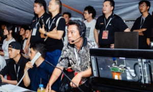 Đạo diễn Phạm Hoàng Giang tiết lộ áp lực hậu trường concert quốc gia 3 điểm cầu