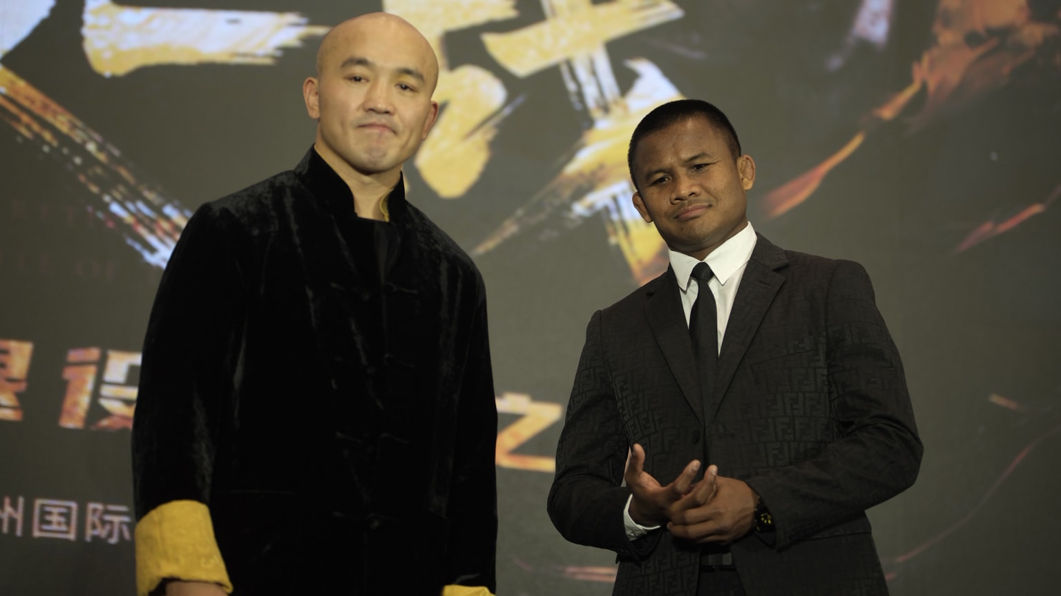 Nhất Long và Buakaw Banchamek trong cuộc họp báo