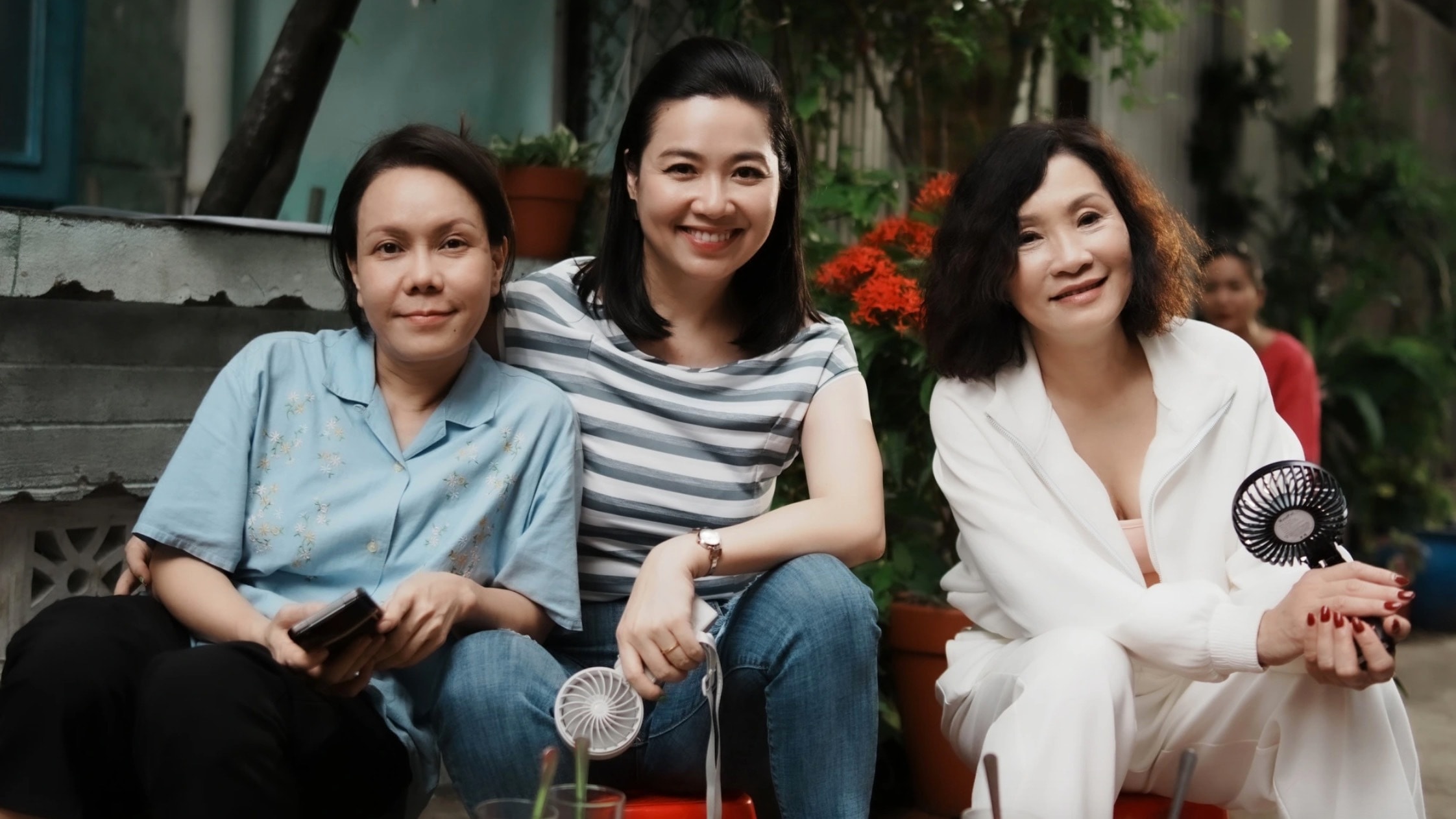 Việt Hương, Hồng Đào và Lê Khánh hội ngộ trong 