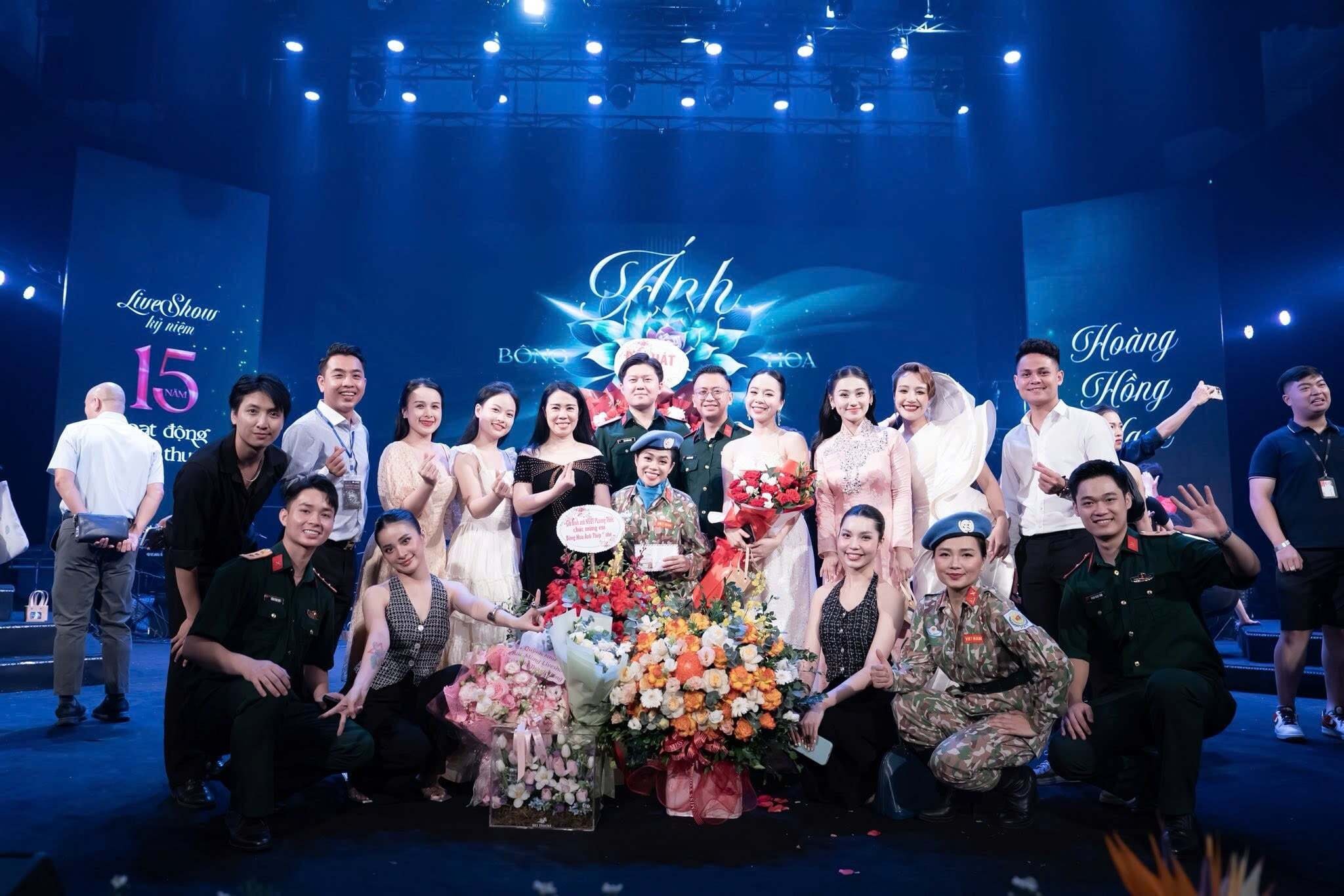 Đại uý, ca sĩ Hoàng Hồng Ngọc đánh dấu chặng đường 15 năm ca hát bằng liveshow đầu tay.