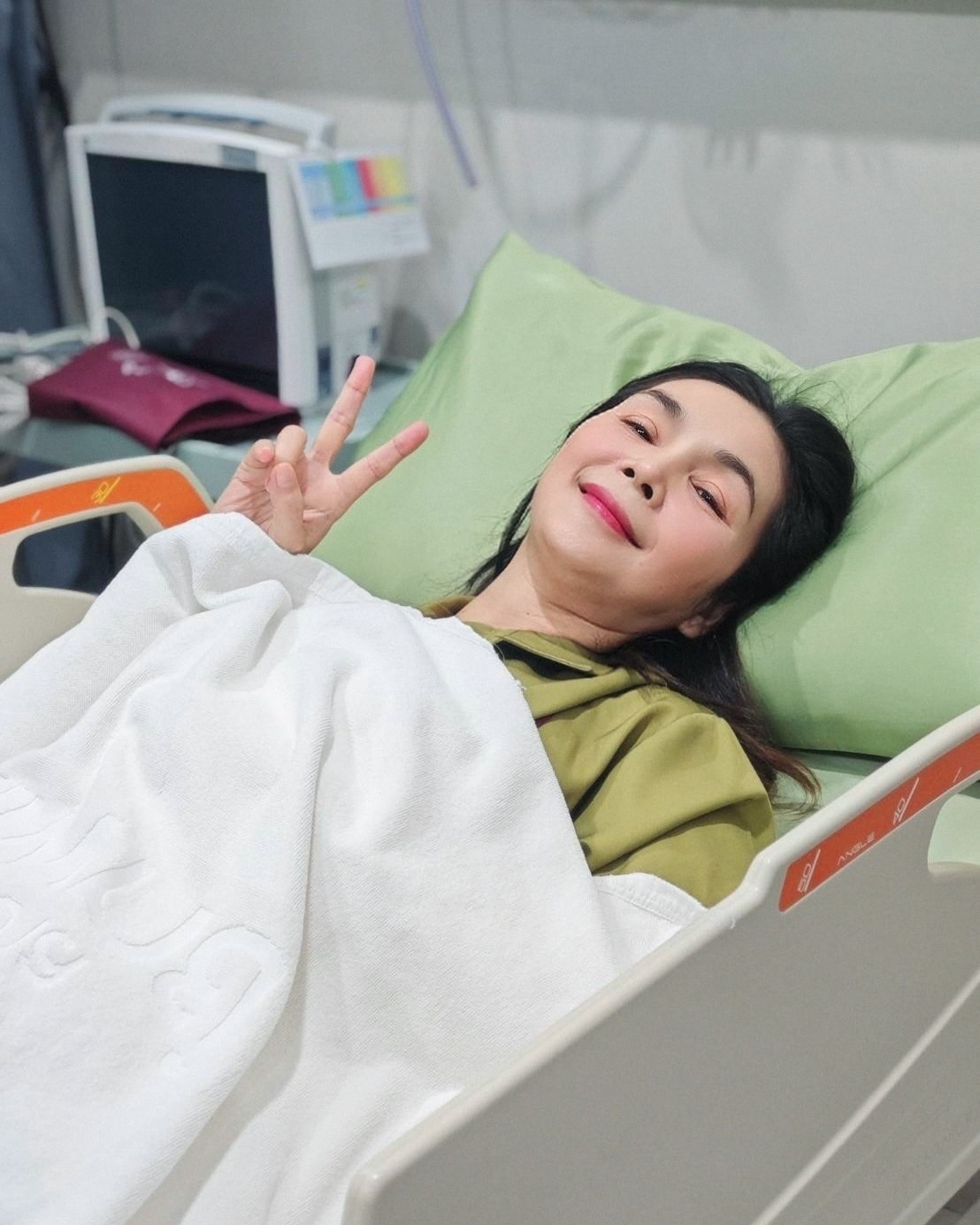 ca sĩ gặp nạn, ngã sấp mặt, nghệ sĩ chấn thương, khán giả lo lắng ảnh 1 ca si gap nan, nga sap mat, nghe si chan thuong, khan gia lo lang anh 1