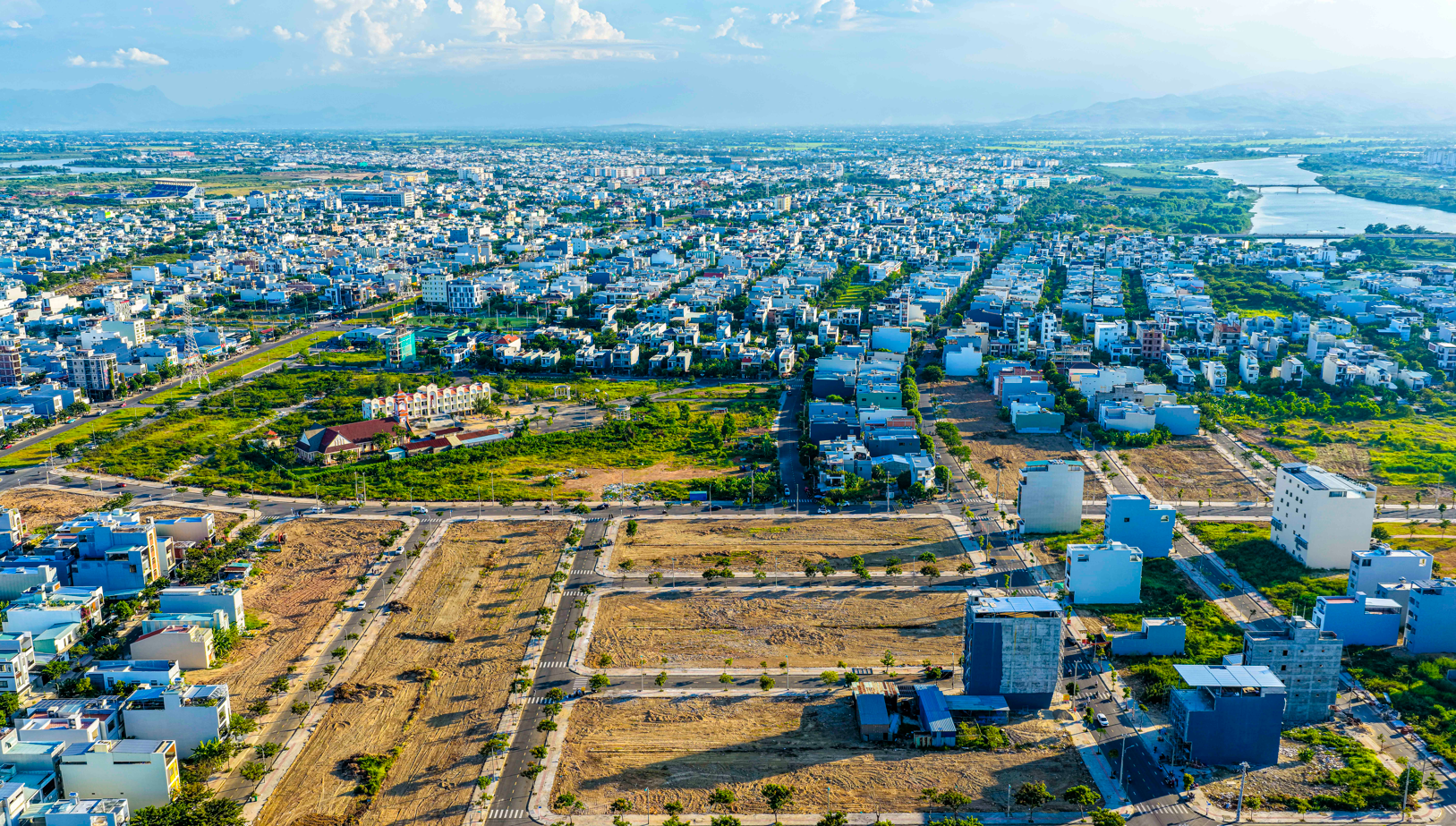 Đất nền Nam Hòa Xuân với quy hoạch bài bản đang được giới đầu tư săn đón. (Ảnh: Ánh Dương)