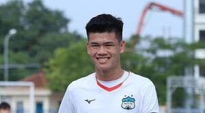 Tính toán đặc biệt của HLV Kim Sang-sik với trung vệ HAGL cao gần 2 m