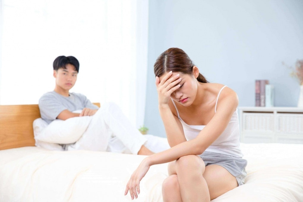 Chồng tránh thân mật suốt ngày ôm điện thoại, sự thật khiến tôi xót xa - 1 Chồng tránh thân mật suốt ngày ôm điện thoại, sự thật khiến tôi xót xa - 1